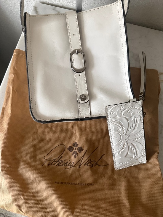Patricia Nash White Leather Crossbody Bag with Card Holder - Picture 12 of 12